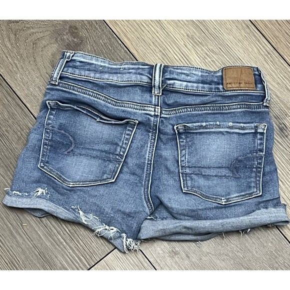 American Eagle Blue Ne(x)t Level Stretch Distressed Midi Jean Shorts Size 2 - Picture 10 of 10
